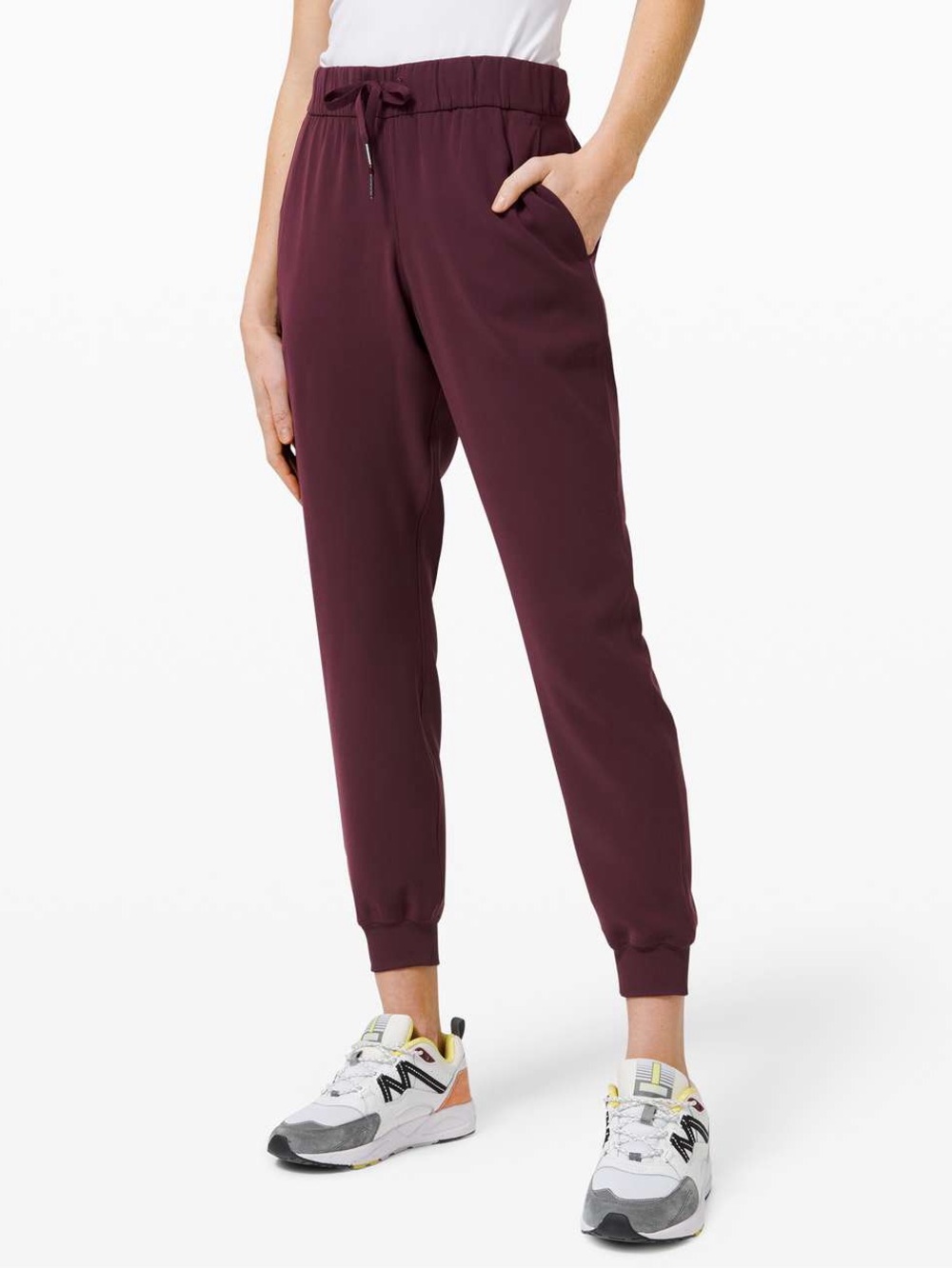Lululemon NWOT Woman’s Cassis On The Fly Drawstring Joggers 10 *Discontinued